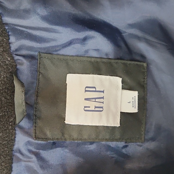 Gap black puffer vest polyester large fall winter layers - Picture 5 of 11
